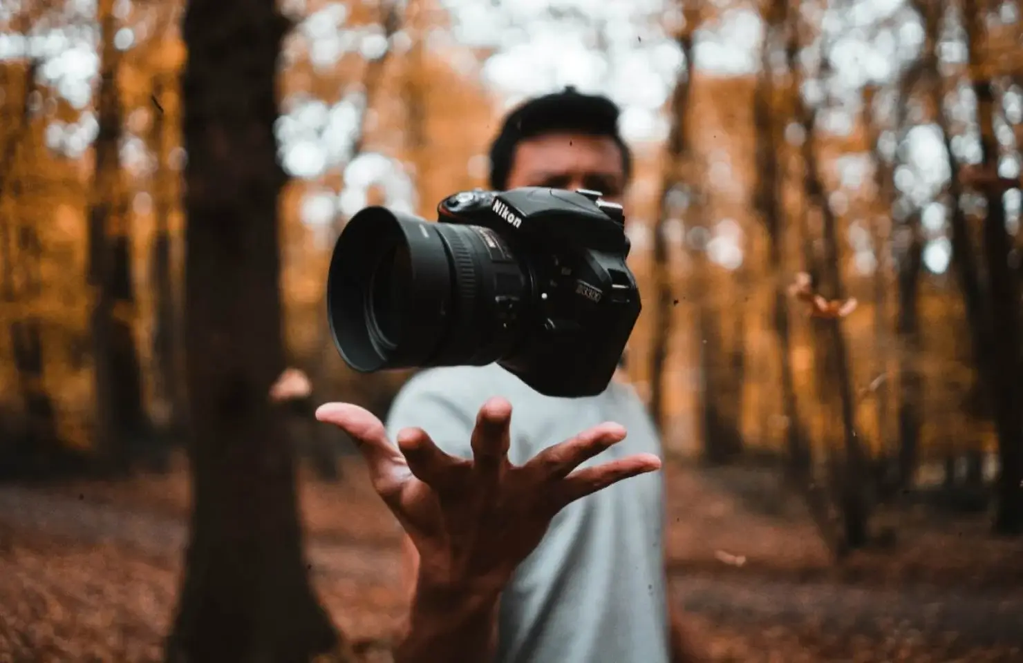 Eu vou editar os videos para o seu canal do youtube ou redes sociais